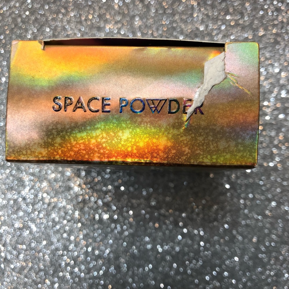BNIB! Urban Decay Space Powder for face and body - Picture 6 of 6
